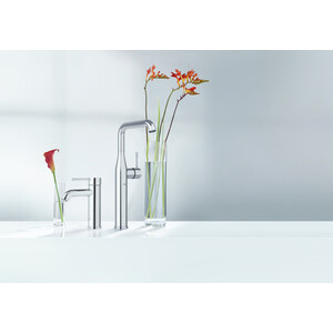 Смеситель для раковины Grohe Essence+ с донным клапаном (23589001)